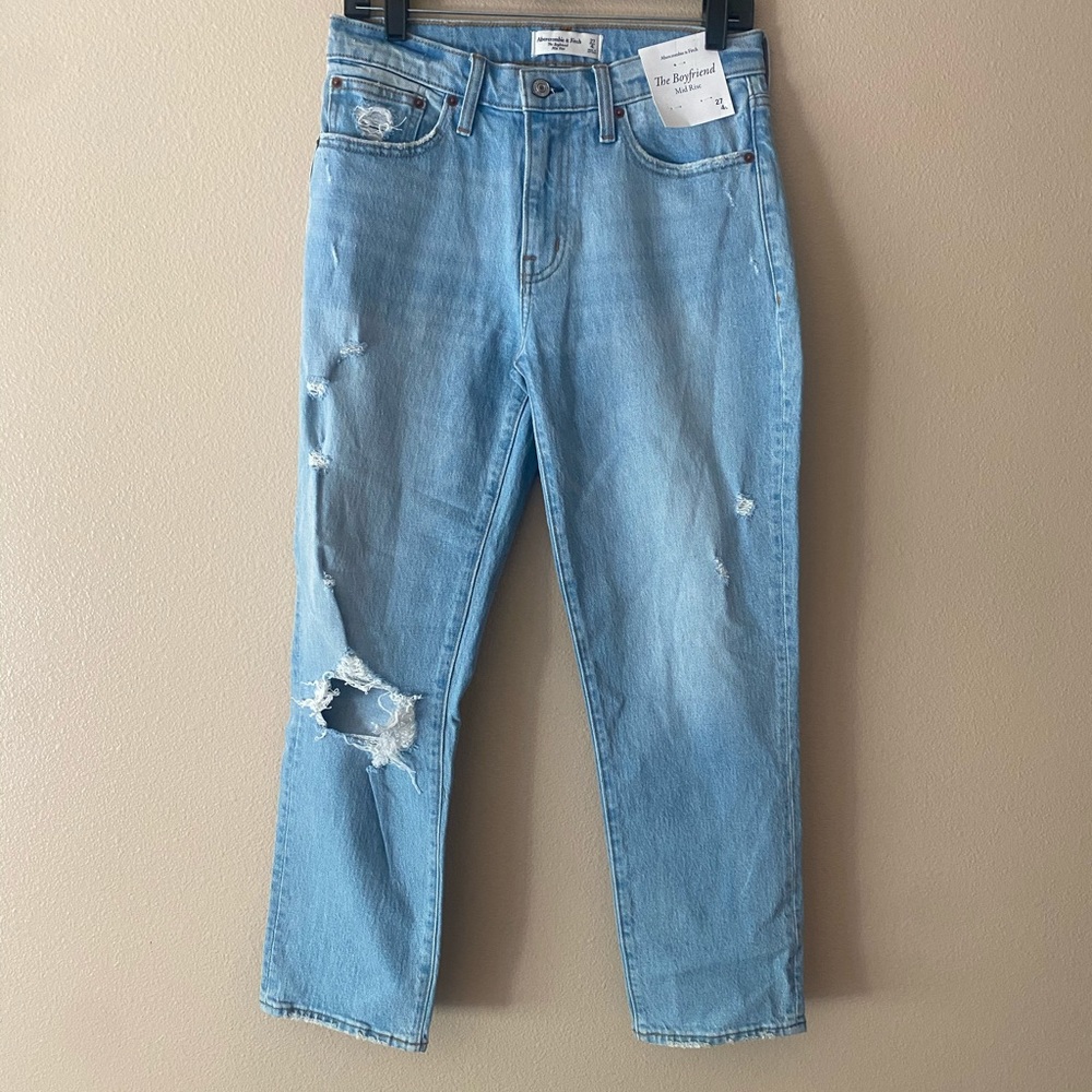 NWT Abercrombie & Fitch The Boyfriend mid rise jean size 27